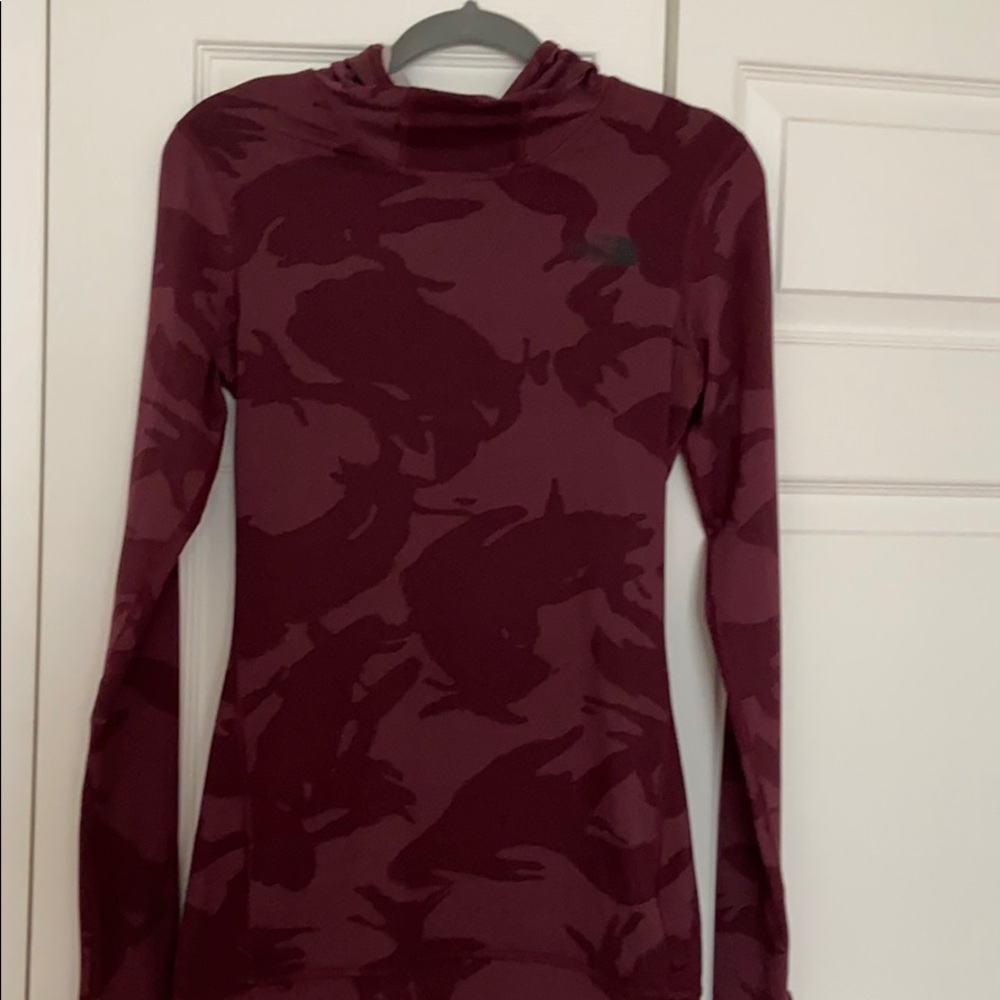 NWOT North Face insulation top. Sz xs